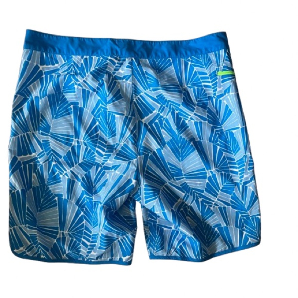 Vineyard Vines Abstract Palms Board Shorts 35 - Picture 2 of 3
